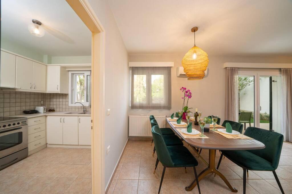 Central & Elegant Suite With Private Garden Аргостоліон Екстер'єр фото