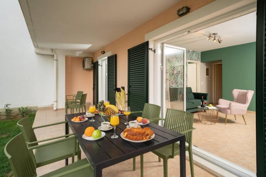 Central & Elegant Suite With Private Garden Аргостоліон Екстер'єр фото